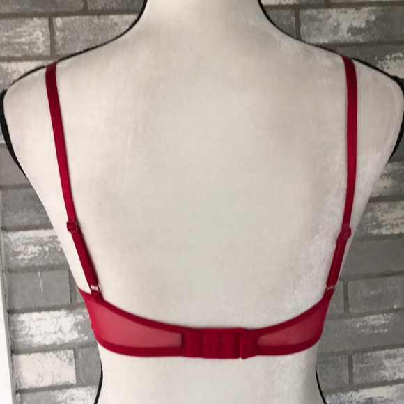 Victoria’s Secret push-up bra size 32D - Picture 6 of 10